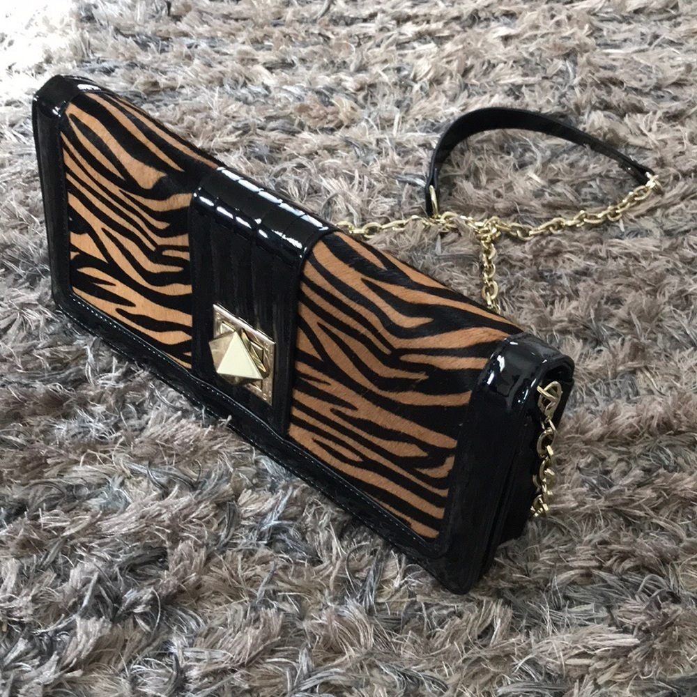 Animal print clutch/shoulder strap included Gold Hardware - Picture 5 of 8